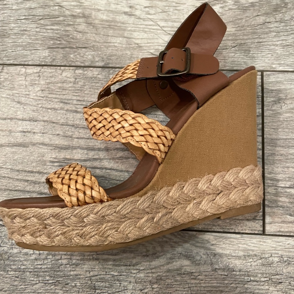 Wedges for summer! *EUC* worn once!